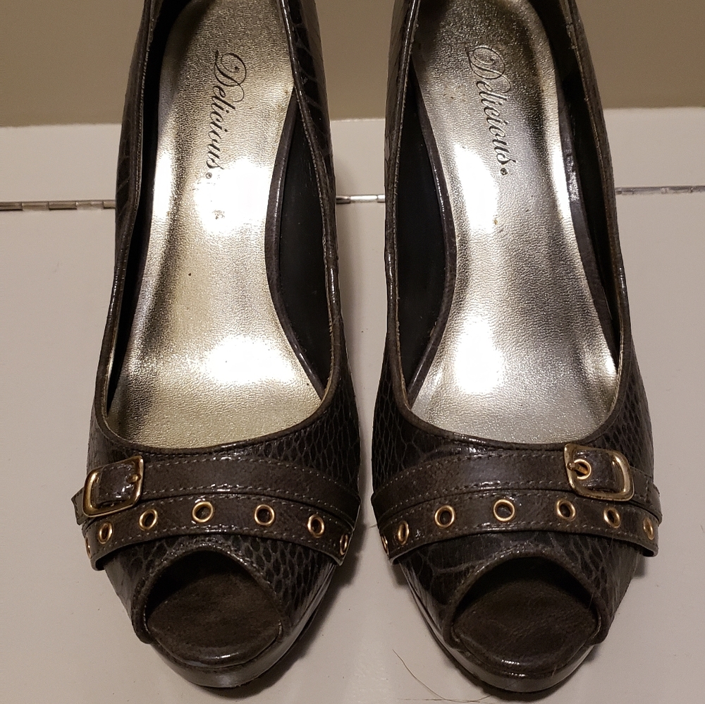 High heels - Picture 2 of 2